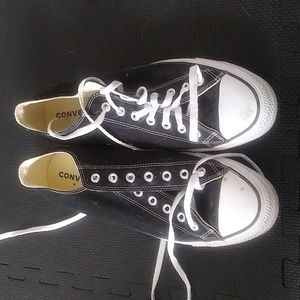 Converse chuck taylors shoes